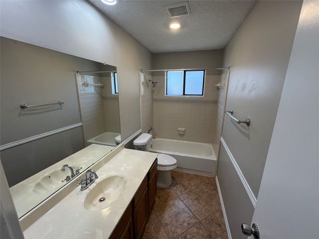 2405 Brookside Drive, Rowlett, TX 75088