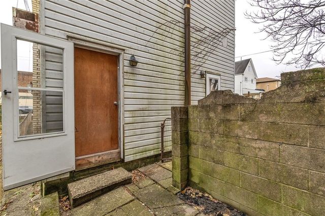 1421 5th Ave, Arnold, PA 15068