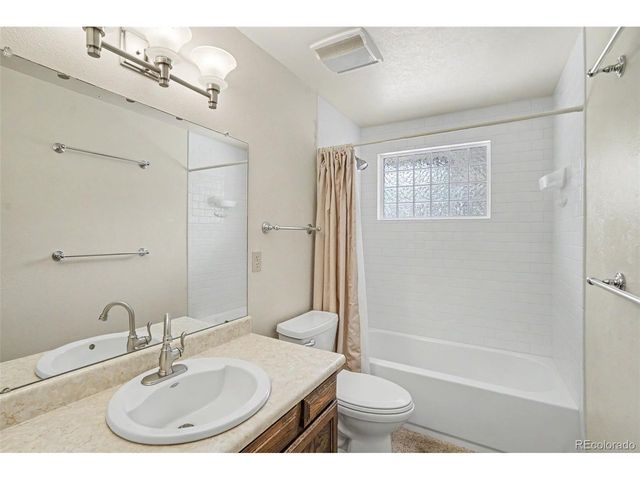 435 Dione Pl, Lone Tree, CO 80124