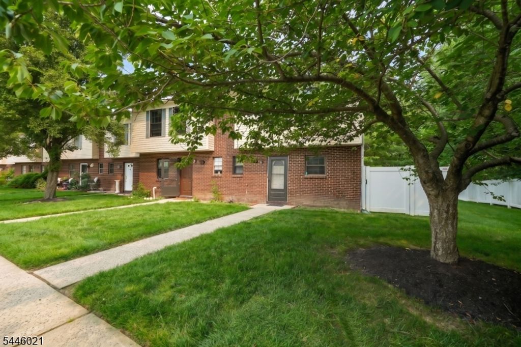 25 Driscoll Ct 1, North Brunswick Twp., NJ 08902 — photo 3