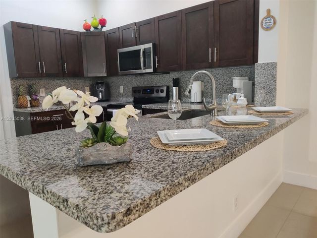 4315 Greenbriar Ln, Weston, FL 33331