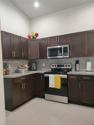 4315 Greenbriar Ln, Weston, FL 33331