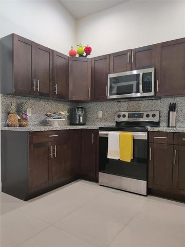 4315 Greenbriar Ln, Weston, FL 33331