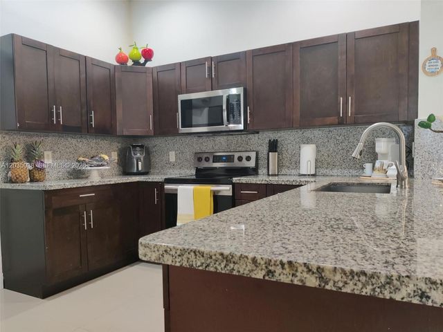 4315 Greenbriar Ln, Weston, FL 33331