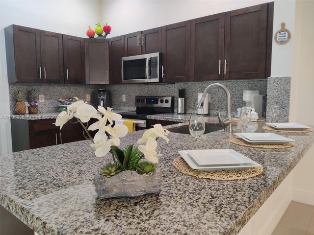 4315 Greenbriar Ln, Weston, FL 33331