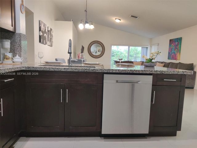 4315 Greenbriar Ln, Weston, FL 33331