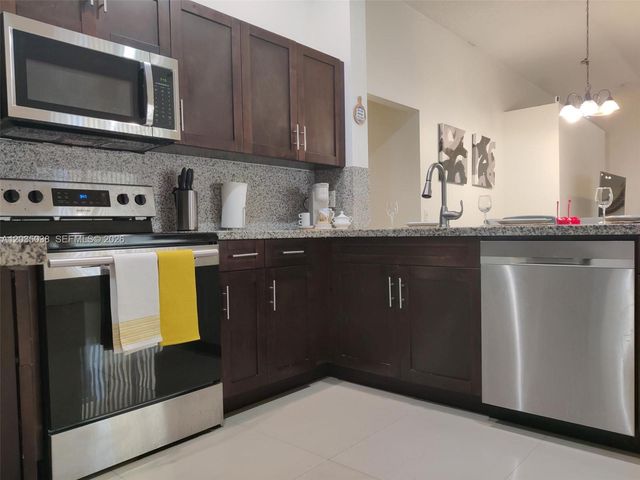 4315 Greenbriar Ln, Weston, FL 33331
