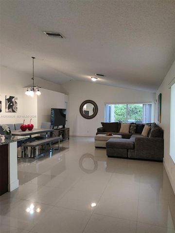 4315 Greenbriar Ln, Weston, FL 33331