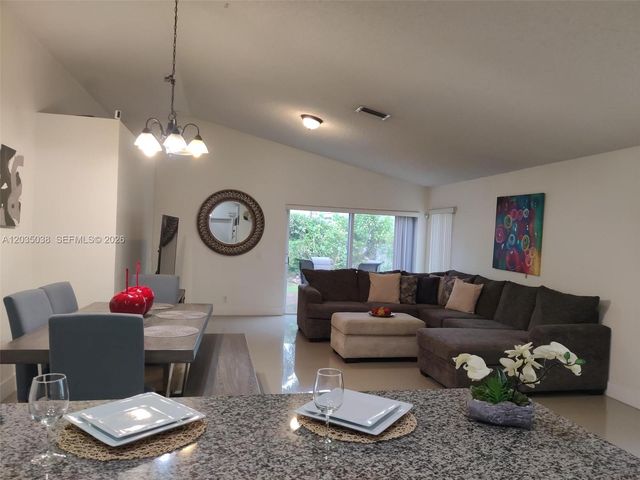 4315 Greenbriar Ln, Weston, FL 33331