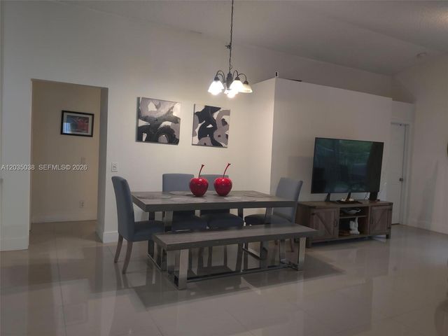 4315 Greenbriar Ln, Weston, FL 33331