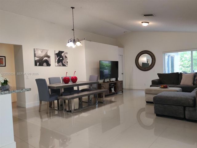 4315 Greenbriar Ln, Weston, FL 33331