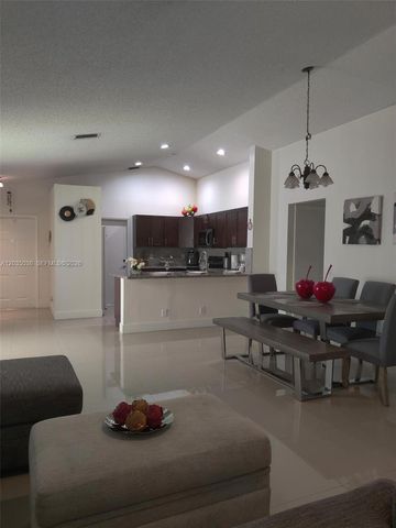 4315 Greenbriar Ln, Weston, FL 33331