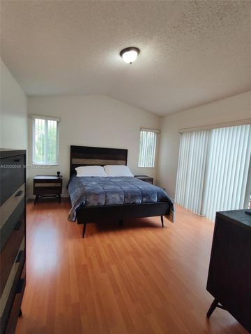 4315 Greenbriar Ln, Weston, FL 33331