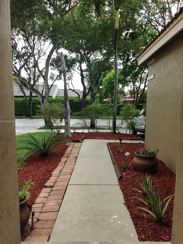 4315 Greenbriar Ln, Weston, FL 33331