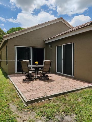 4315 Greenbriar Ln, Weston, FL 33331