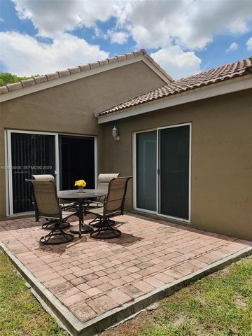4315 Greenbriar Ln, Weston, FL 33331