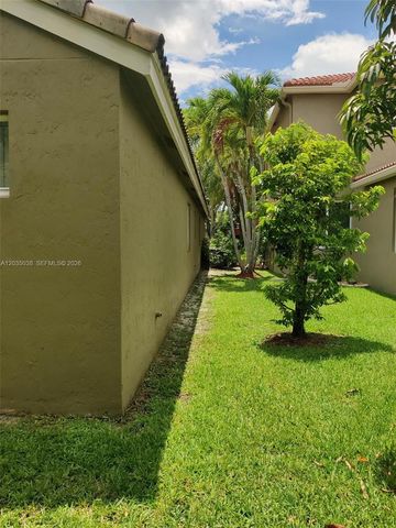 4315 Greenbriar Ln, Weston, FL 33331