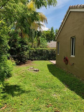 4315 Greenbriar Ln, Weston, FL 33331