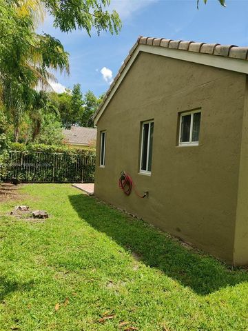 4315 Greenbriar Ln, Weston, FL 33331