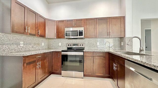 4315 Greenbriar Ln, Weston, FL 33331