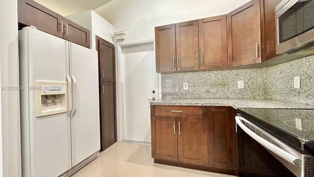 4315 Greenbriar Ln, Weston, FL 33331