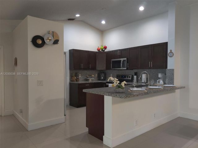 4315 Greenbriar Ln, Weston, FL 33331