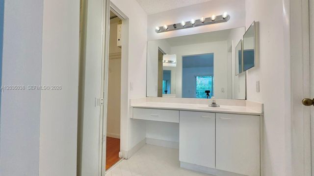 4315 Greenbriar Ln, Weston, FL 33331
