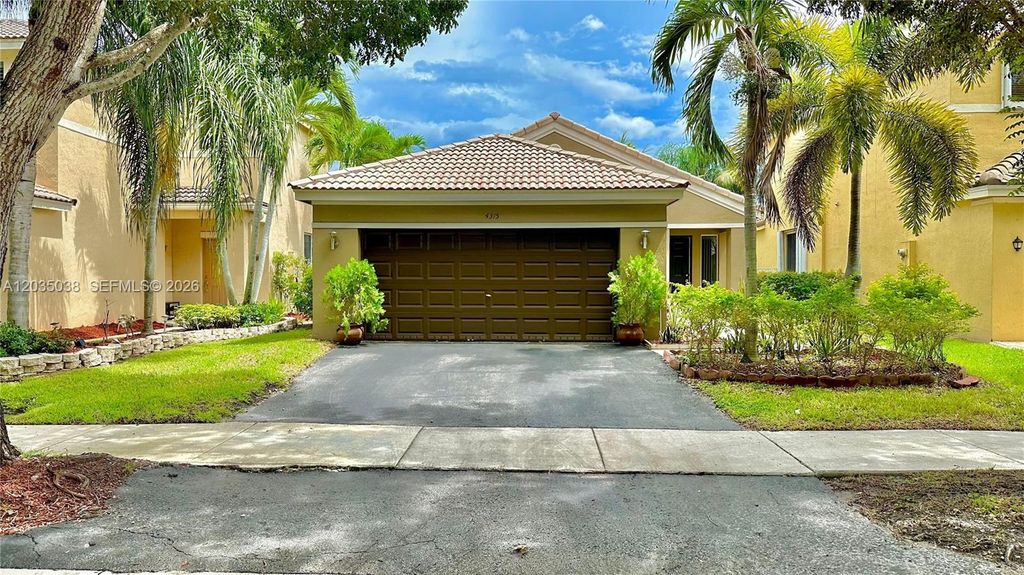 4315 Greenbriar Ln, Weston, FL 33331