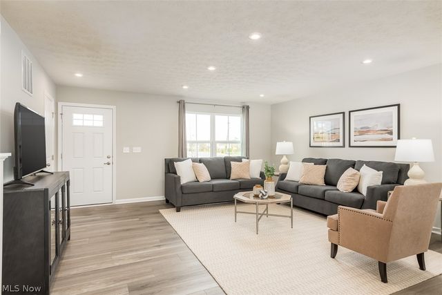 104 Pine Trails, Doylestown, OH 44230