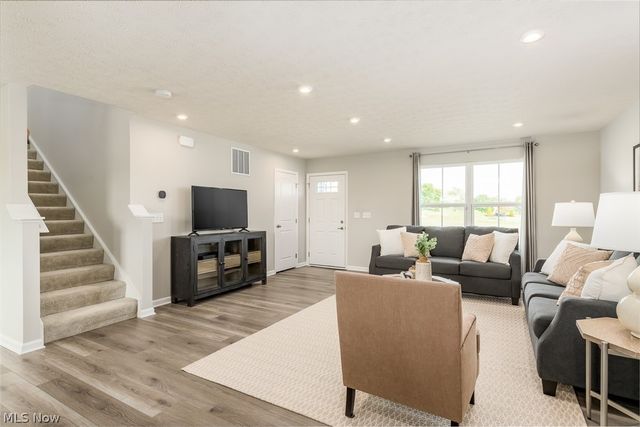 104 Pine Trails, Doylestown, OH 44230