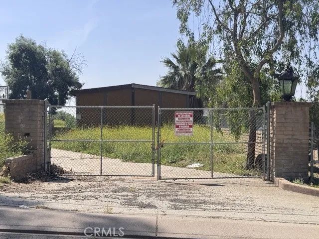 425 Arrowhead, San Bernardino, CA 92404