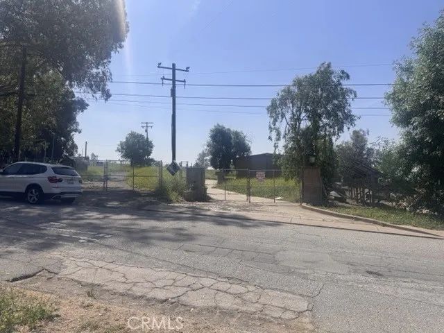 425 Arrowhead, San Bernardino, CA 92404