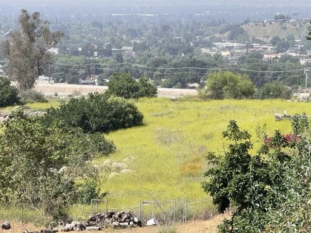 425 Arrowhead, San Bernardino, CA 92404