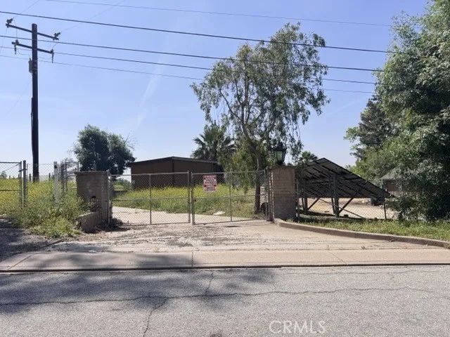 425 Arrowhead, San Bernardino, CA 92404