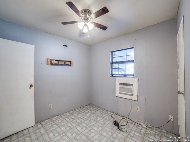 13945 Somerset, Von Ormy, TX 78073