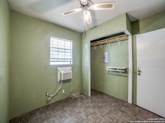 13945 Somerset, Von Ormy, TX 78073