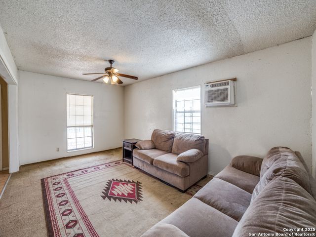 13945 Somerset, Von Ormy, TX 78073