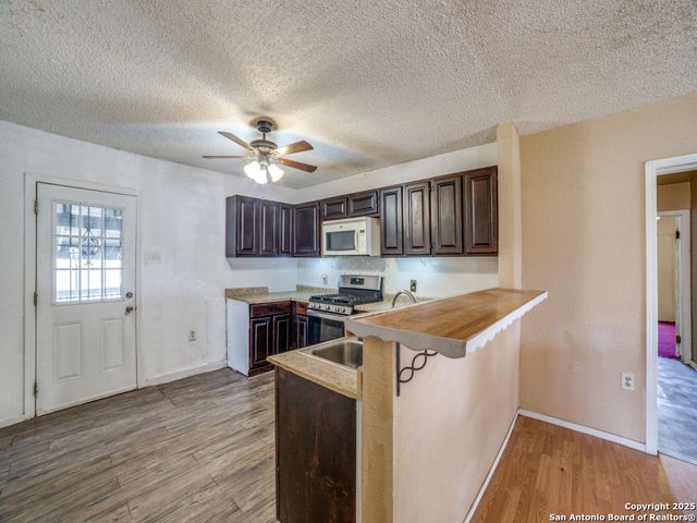 13945 Somerset, Von Ormy, TX 78073