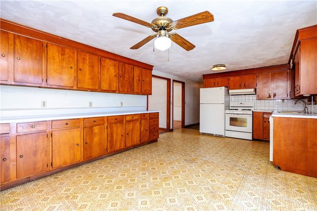 586 Child Street, Warren, RI 02885