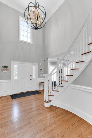 19 Sassinoro Boulevard, Cortlandt Manor, NY 10567