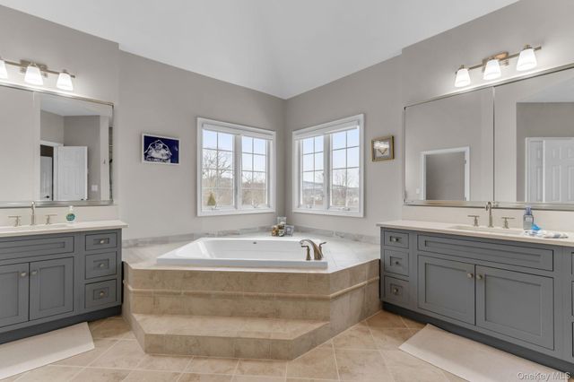 19 Sassinoro Boulevard, Cortlandt Manor, NY 10567