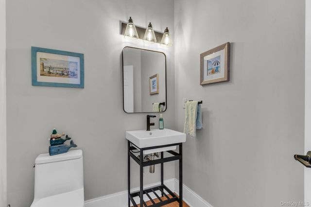 19 Sassinoro Boulevard, Cortlandt Manor, NY 10567