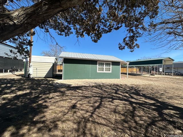 847 river, Bandera, TX 78003