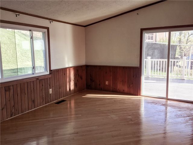 379 Millet Lane, Pleasant Hills, PA 15236