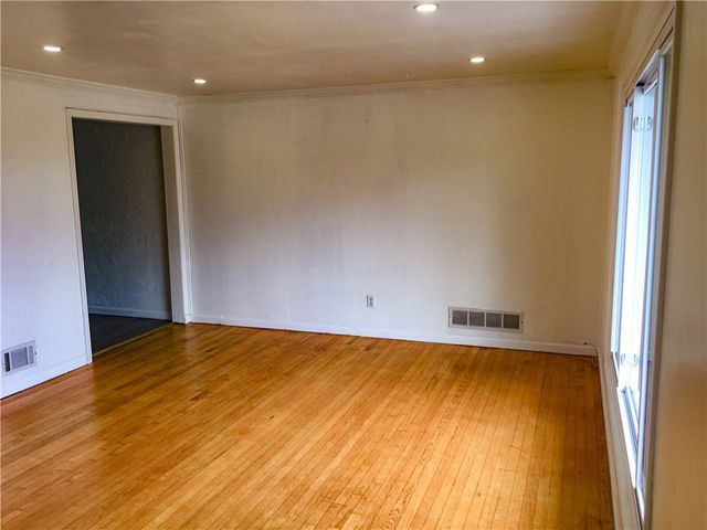 379 Millet Lane, Pleasant Hills, PA 15236