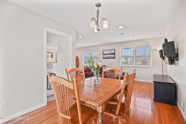 9 Maple Lane, Howell, NJ 07731