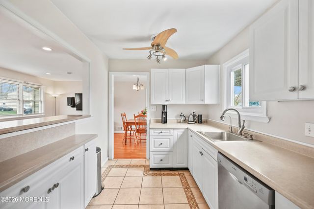 9 Maple Lane, Howell, NJ 07731