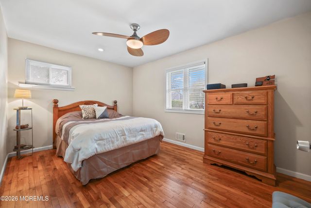 9 Maple Lane, Howell, NJ 07731