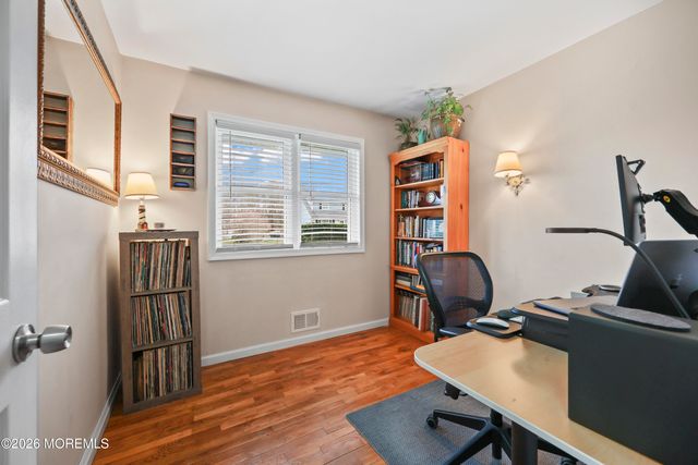 9 Maple Lane, Howell, NJ 07731