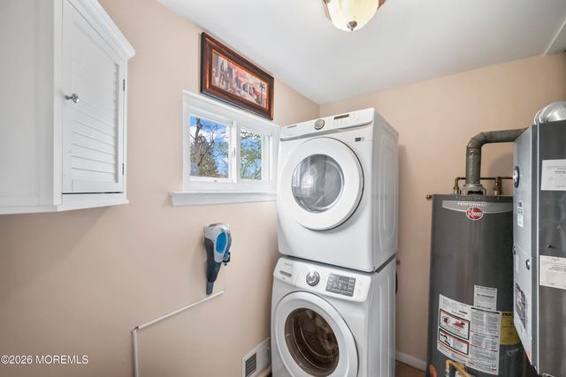 9 Maple Lane, Howell, NJ 07731